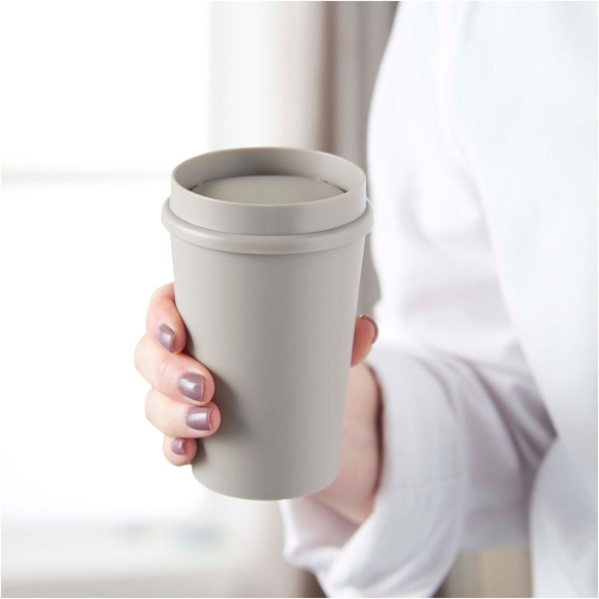 Tazze da viaggio da 300 ml con il 25% di plastica da canna da zucchero e coperchio a 360°