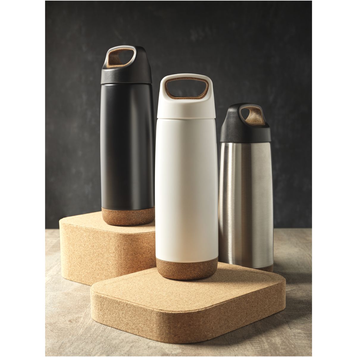 Borracce termiche in acciaio inox da 600 ml con isolamento sottovuoto in rame e dettagli in sughero